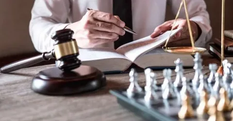 Construction Law and Business Setup Lawyers in Dubai: